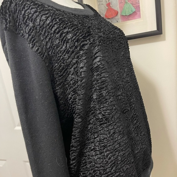 Kate spade black sweater. Looks like Front made with the unique sheep fur. - Picture 11 of 14